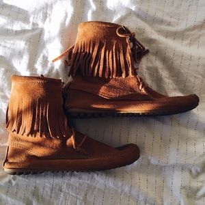 Minnetonka fringe moccasin booties